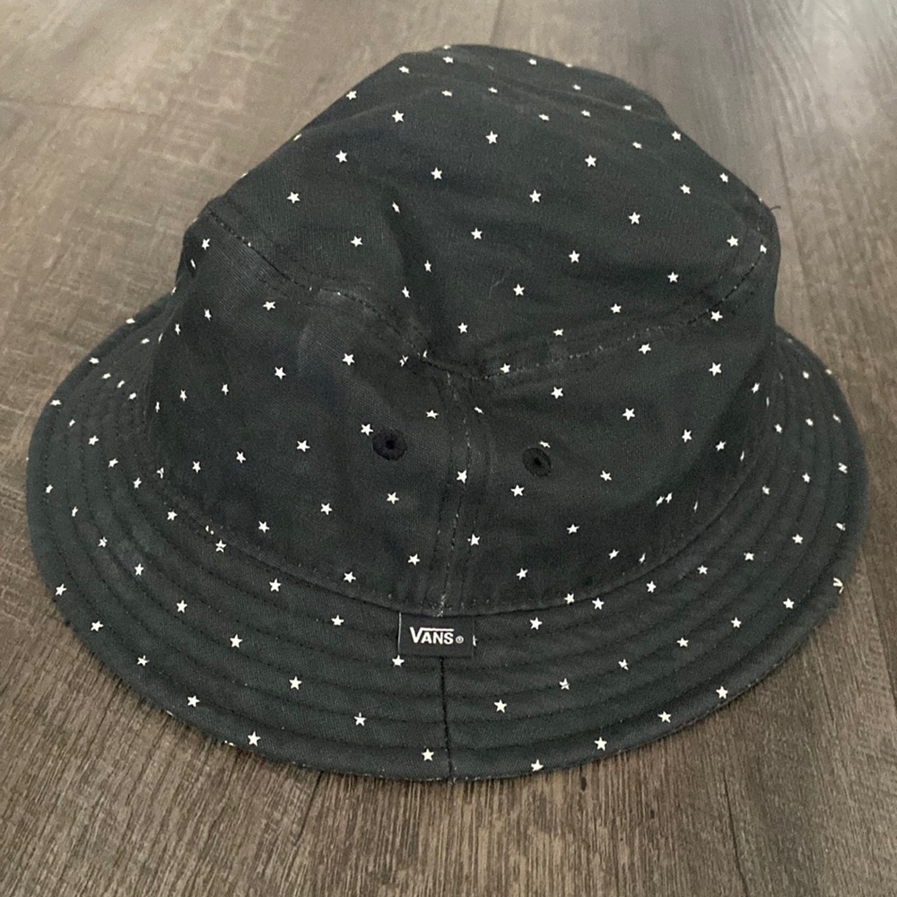 Vans black and white stars Bucket Hat in OS